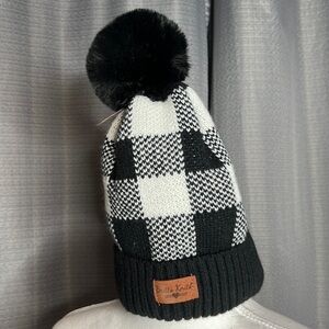 BRITT’s KNITS BUFFALO PLAID POM HAT B&W NWT